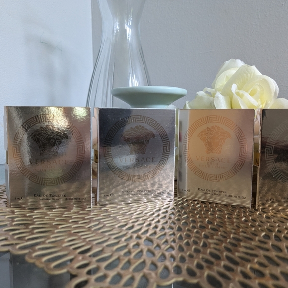 Versace - Picture 2 of 4